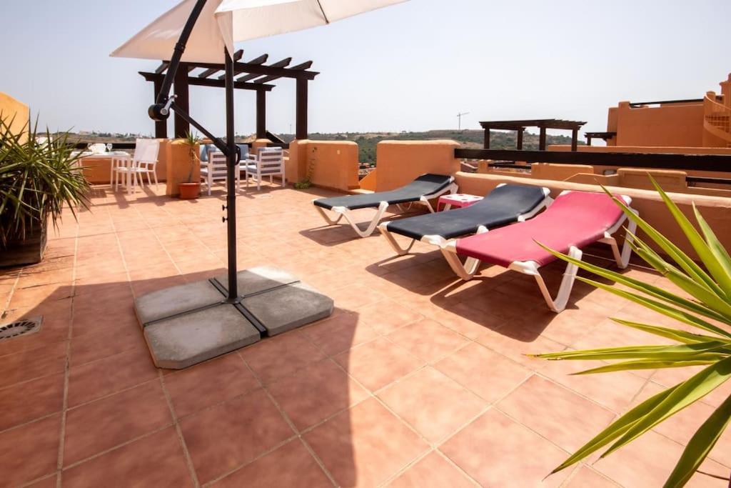 Ferienwohnung Penthouse With Roof Terrace, Bbq, Pool- And Sea Views Buenas Noches Exterior foto